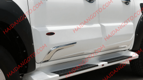 Ốp Hông 4 Cửa  ToYota HILux  2016