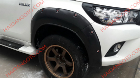 Ốp Vè Cua Bánh Có Đinh HILux 2016 